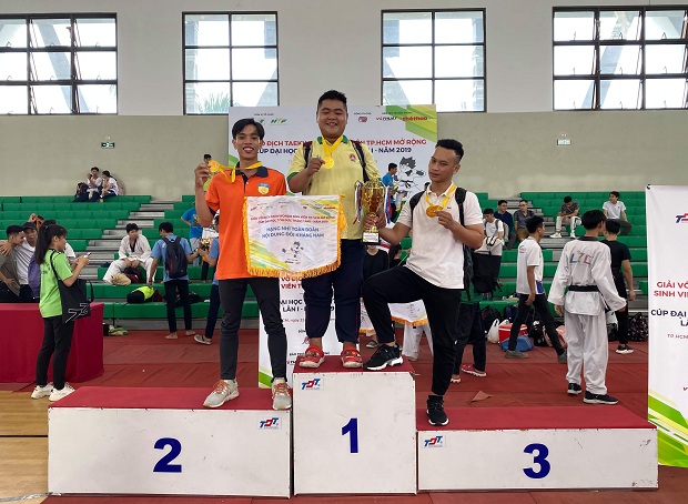 HUTECH xuất sắc giành Giải Nhì toàn đoàn tại Giải Vô địch Taekwondo sinh viên TP.HCM mở rộng lần 1 12