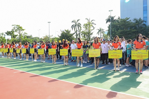 The 2020 HUTECH Faculty and Staff Sports Fest opens in an exciting atmosphere 32