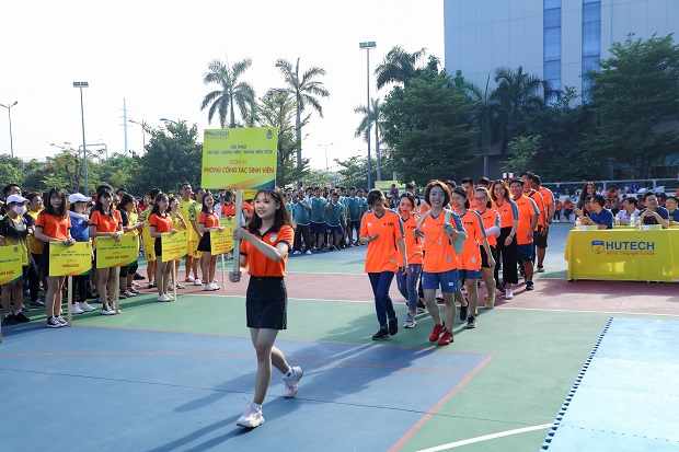 The 2020 HUTECH Faculty and Staff Sports Fest opens in an exciting atmosphere 129