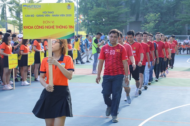 The 2020 HUTECH Faculty and Staff Sports Fest opens in an exciting atmosphere 162