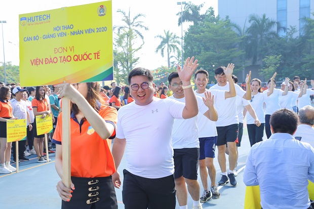 The 2020 HUTECH Faculty and Staff Sports Fest opens in an exciting atmosphere 171