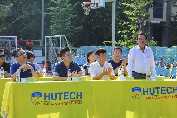 The 2020 HUTECH Faculty and Staff Sports Fest opens in an exciting atmosphere 402