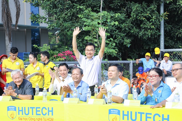 The 2020 HUTECH Faculty and Staff Sports Fest opens in an exciting atmosphere 411