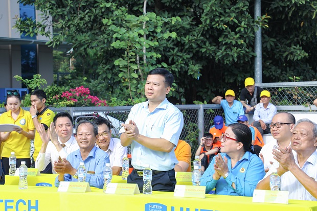 The 2020 HUTECH Faculty and Staff Sports Fest opens in an exciting atmosphere 414