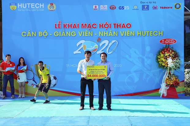 The 2020 HUTECH Faculty and Staff Sports Fest opens in an exciting atmosphere 45