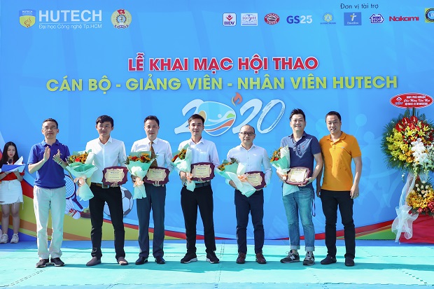 The 2020 HUTECH Faculty and Staff Sports Fest opens in an exciting atmosphere 71