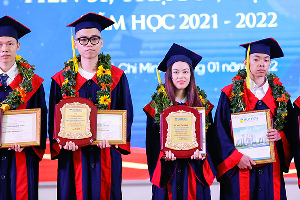 HUTECH trao bằng tốt nghiệp cho các Tiến sĩ, Thạc sĩ, Kỹ sư và cử nhân 223