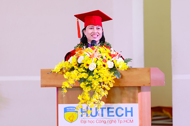 HUTECH trao bằng tốt nghiệp cho các Tiến sĩ, Thạc sĩ, Kỹ sư và cử nhân 112