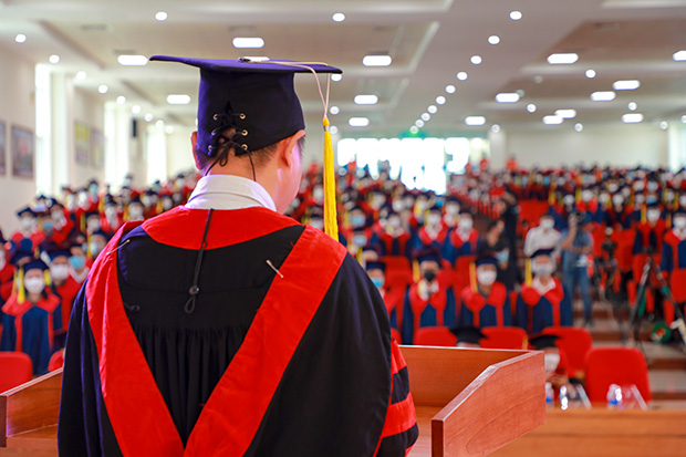 Các Tân Thạc sĩ, Cử nhân, Kỹ sư, Kiến trúc sư, Dược sĩ HUTECH rộn ràng tốt nghiệp 222