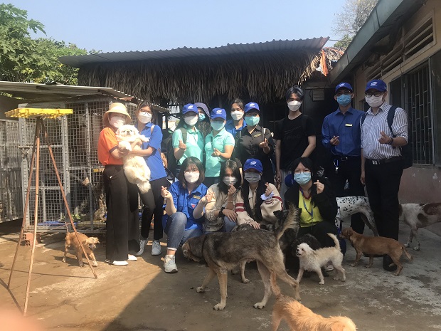Các “chiến sĩ áo vàng” Khoa Thú y - Chăn nuôi lên đường cứu trợ động vật 10