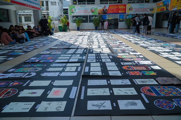 HUTECH Graphic Design students fill the campus with a series of final course projects 25