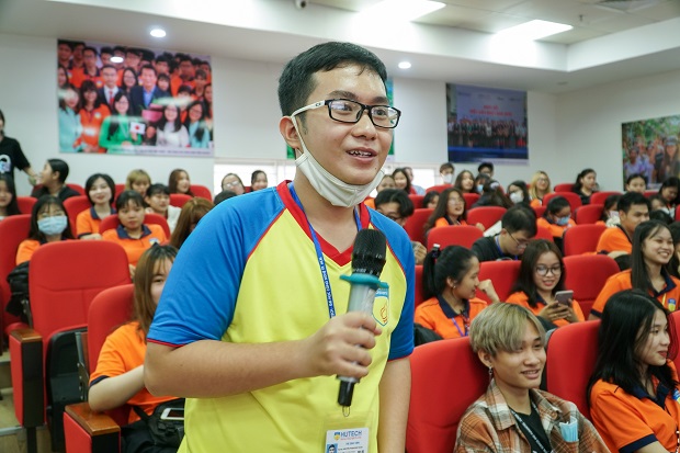 Diễn đàn trao đổi “bí kíp” học tiếng Trung hiệu quả giữa sinh viên HUTECH và UEF 56