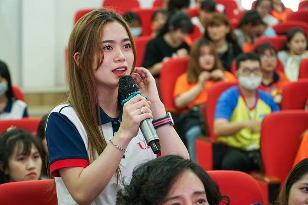 Diễn đàn trao đổi “bí kíp” học tiếng Trung hiệu quả giữa sinh viên HUTECH và UEF 59