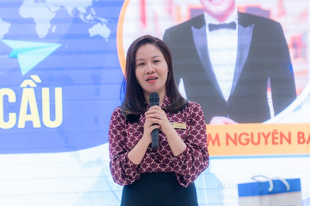 TS. Kim Nguyên Bảo cùng sinh viên HUTECH phác họa “Chân dung công dân toàn cầu” 10