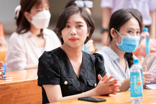 Sinh viên Khoa Hàn Quốc học “tô vẽ hạnh phúc” gây quỹ nhân dịp Quốc tế thiếu nhi 20