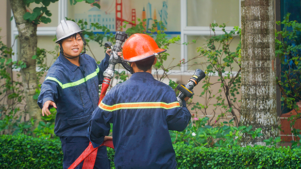 HUTECH Fire Prevention and Fighting Team conducts fire and rescue drills 80
