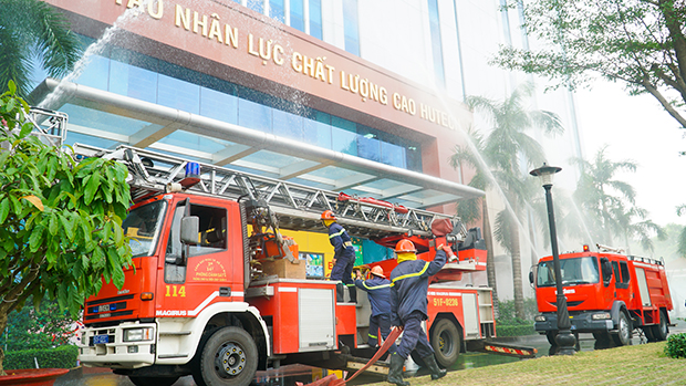 HUTECH Fire Prevention and Fighting Team conducts fire and rescue drills 83