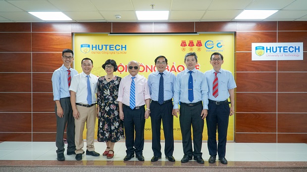 PhD student in Electrical Engineering completes the university-level dissertation defense at HUTECH 103