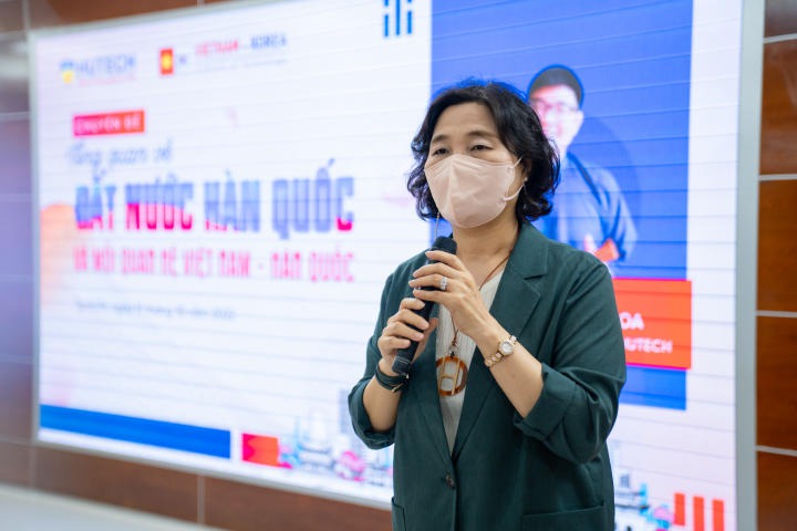  Cô Won Kwi Jeong - Phó Viện trưởng VKIT chia sẻ phương pháp giúp các tân sinh viên học Tiếng Hàn hiệu quả hơn