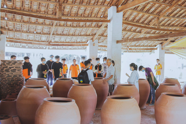 Theo chân thành viên CLB Kiến trúc - Nội thất HUTECH khám phá các làng nghề truyền thống tại Bình Dương 64