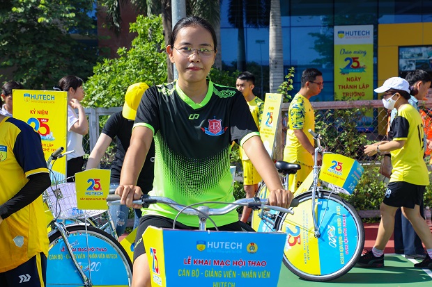 VĐV xuất sắc nhất Hội thao CB-GV-NV 2020 Chiêm Khánh Ngọc: “Niềm vui lớn nhất là được cùng nhau” 22