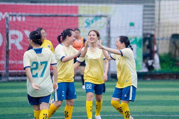Hội thao CB-GV-NV HUTECH 2022: Bóng đá nữ chính thức khởi tranh 102
