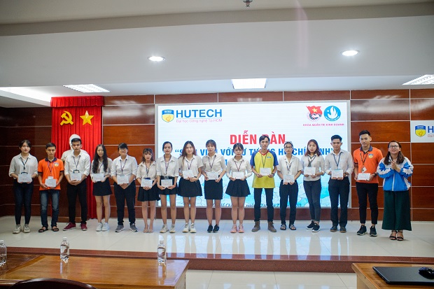 Sinh viên HUTECH chia sẻ cảm nhận về hành trình học tập tư tưởng Hồ Chí Minh 89
