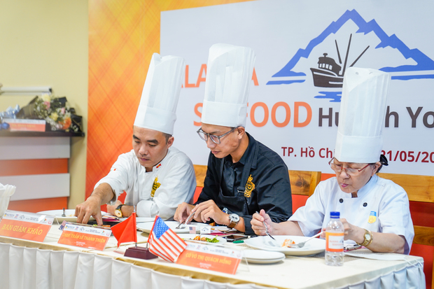 Sinh viên Du lịch - Nhà hàng - Khách sạn HUTECH trổ tài “master chef” với nguyên liệu hải sản Alaska 148