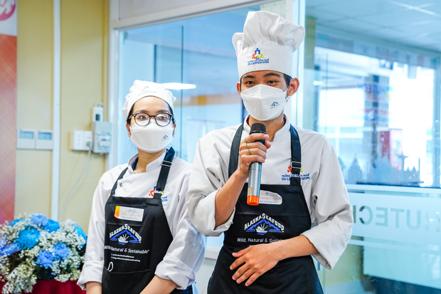 Sinh viên Du lịch - Nhà hàng - Khách sạn HUTECH trổ tài “master chef” với nguyên liệu hải sản Alaska 124