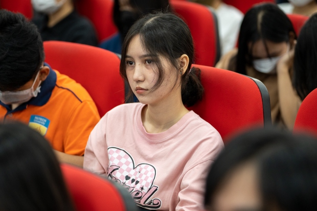 Giáo sư Đại học ChungAng chia sẻ về các vấn đề xã hội Hàn Quốc hiện đại cho sinh viên HUTECH 85