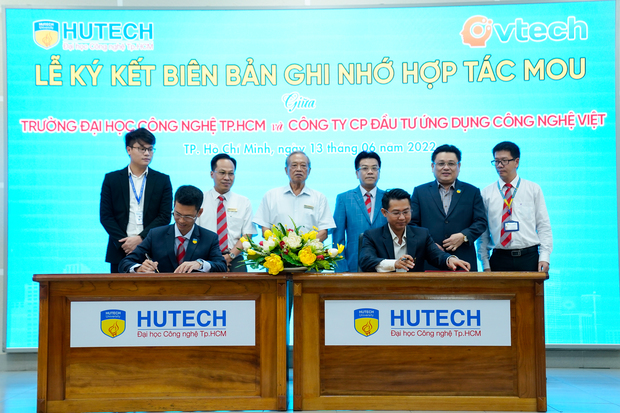 HUTECH cùng VTECH GROUP ký kết MOU: Rộng mở môi trường thực hành Thương mại điện tử cho sinh viên 95