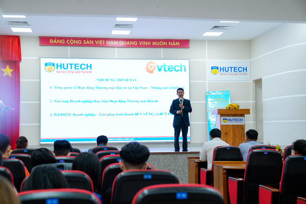 HUTECH cùng VTECH GROUP ký kết MOU: Rộng mở môi trường thực hành Thương mại điện tử cho sinh viên 130