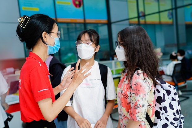 HUTECH khởi động chiến dịch đồng hành cùng các sĩ tử 2k4 trong kỳ thi tốt nghiệp THPT 19