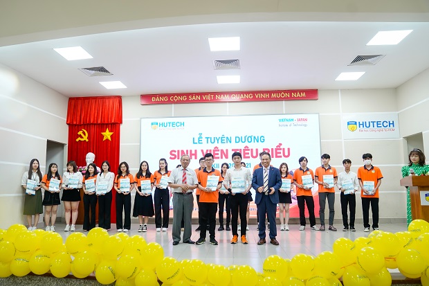 Viện Công nghệ Việt - Nhật (VJIT) tuyên dương sinh viên có thành tích xuất sắc trong học tập và phong trào 63