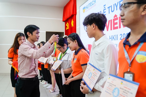 Viện Công nghệ Việt - Nhật (VJIT) tuyên dương sinh viên có thành tích xuất sắc trong học tập và phong trào 123