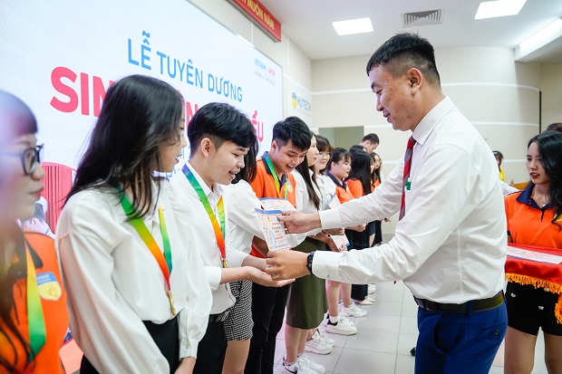 Viện Công nghệ Việt - Nhật (VJIT) tuyên dương sinh viên có thành tích xuất sắc trong học tập và phong trào 126