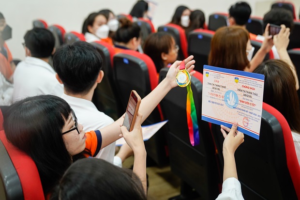Viện Công nghệ Việt - Nhật (VJIT) tuyên dương sinh viên có thành tích xuất sắc trong học tập và phong trào 129