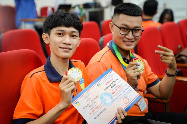 Viện Công nghệ Việt - Nhật (VJIT) tuyên dương sinh viên có thành tích xuất sắc trong học tập và phong trào 132