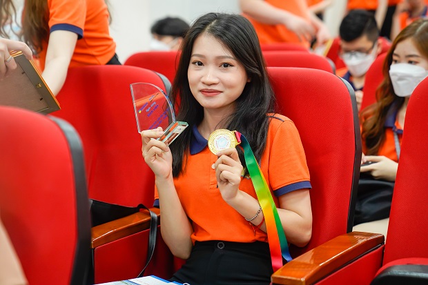 Viện Công nghệ Việt - Nhật (VJIT) tuyên dương sinh viên có thành tích xuất sắc trong học tập và phong trào 135
