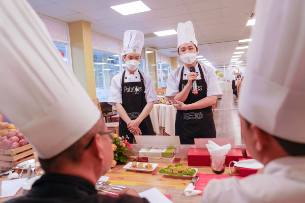 Chung kết HUTECH Young Chefs 2022: Sinh viên HUTECH trổ tài đưa ẩm thực Việt “gặp gỡ” khoai tây Hoa Kỳ 137