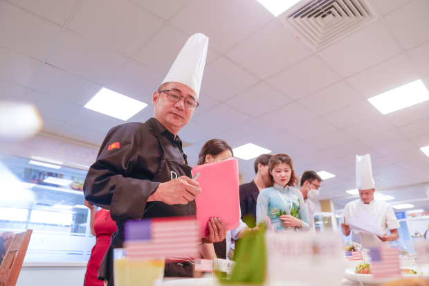 Chung kết HUTECH Young Chefs 2022: Sinh viên HUTECH trổ tài đưa ẩm thực Việt “gặp gỡ” khoai tây Hoa Kỳ 231