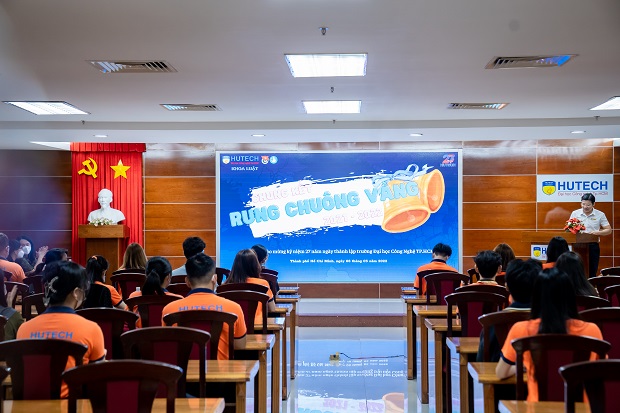 Sinh viên K21 giành chiến thắng cuộc thi Rung chuông vàng 2022 8