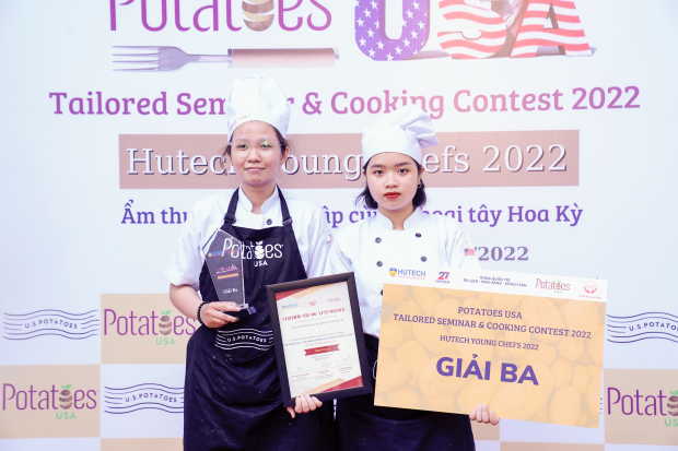 Chung kết HUTECH Young Chefs 2022: Sinh viên HUTECH trổ tài đưa ẩm thực Việt “gặp gỡ” khoai tây Hoa Kỳ 240