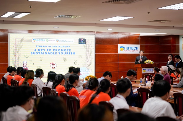 Sinh viên Cergy Paris - HUTECH khám phá văn hóa ẩm thực cùng chuyên gia từ Brazil 129