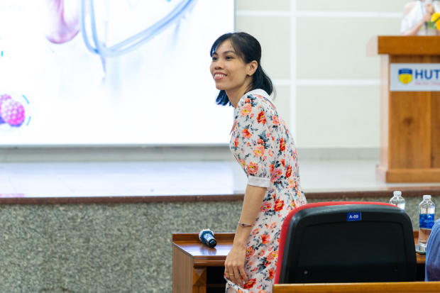 Sinh viên Khoa Dược trao đổi kiến thức cùng chuyên gia từ Công ty MSD Việt Nam 21