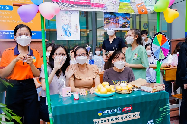 Ngày hội văn hóa ẩm thực Đài Loan "bùng nổ" tại sân trường với loạt món ngon hấp dẫn 236