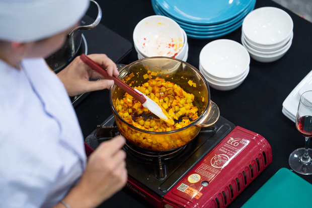 Sinh viên Cergy Paris - HUTECH khám phá văn hóa ẩm thực cùng chuyên gia từ Brazil 112