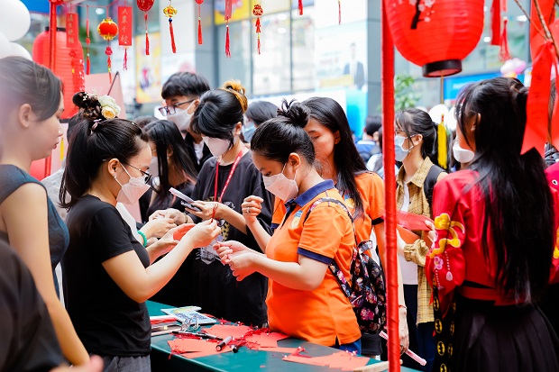 Ngày hội văn hóa ẩm thực Đài Loan "bùng nổ" tại sân trường với loạt món ngon hấp dẫn 239