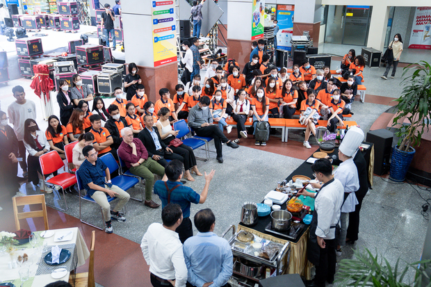 Sinh viên Cergy Paris - HUTECH khám phá văn hóa ẩm thực cùng chuyên gia từ Brazil 168