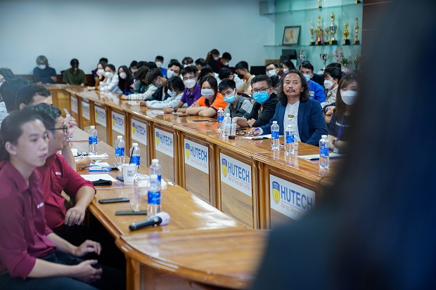 Sinh viên HUTECH tìm hiểu về ứng dụng công nghệ 3D trong thiết kế và chế tác nghệ thuật 94